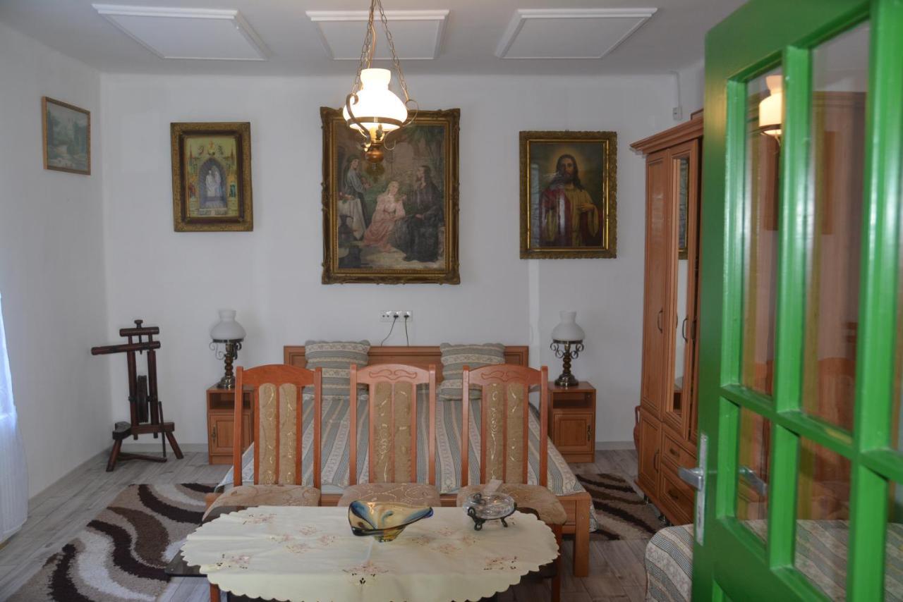 Nemeth Tanya Vendeghaz Guest House Pusztaszer Bagian luar foto