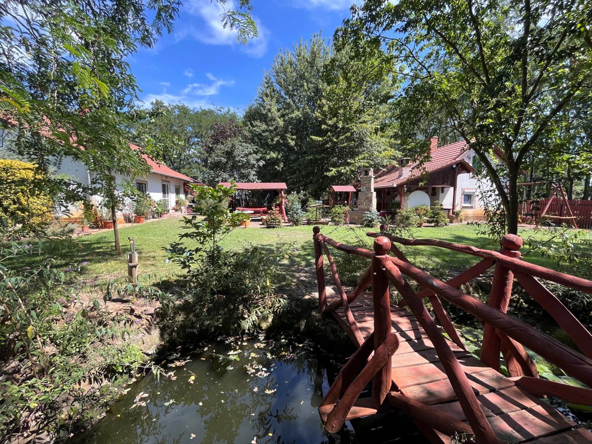 Nemeth Tanya Vendeghaz Guest House Pusztaszer Bagian luar foto