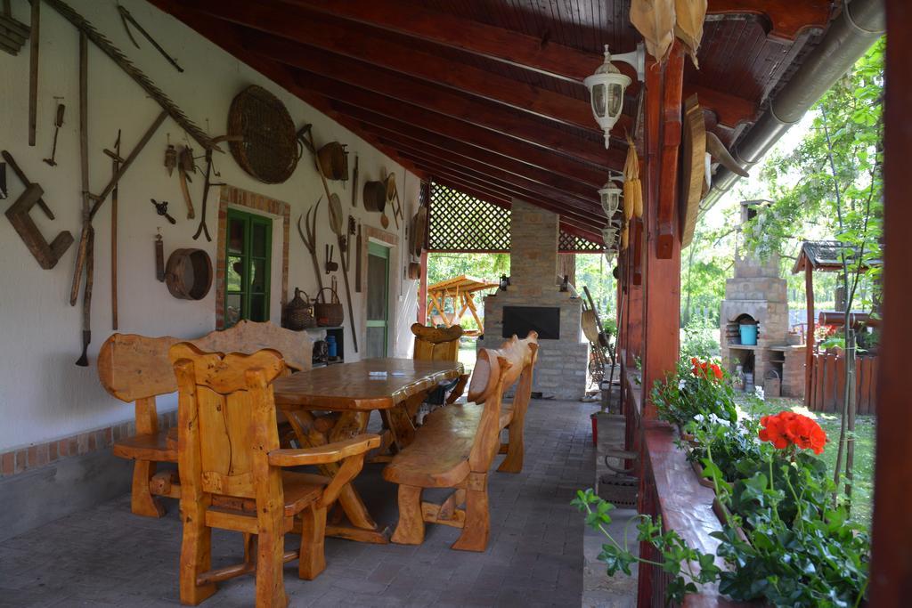 Nemeth Tanya Vendeghaz Guest House Pusztaszer Bagian luar foto