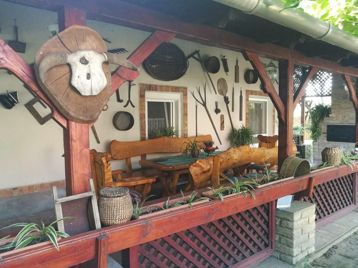 Nemeth Tanya Vendeghaz Guest House Pusztaszer Bagian luar foto